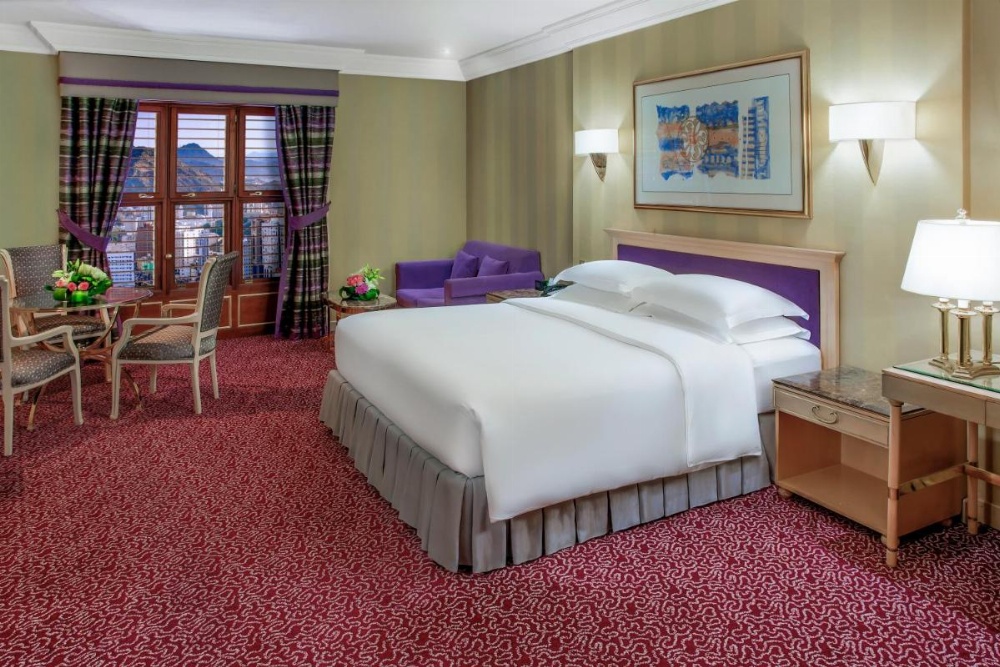 Club Room with One King Bed