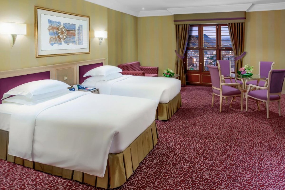 Club Room with Two Twin Beds